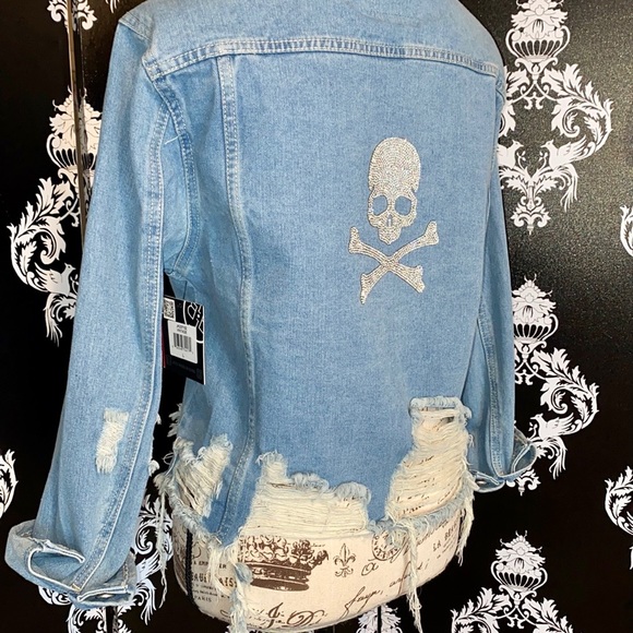 🍀 NWT! Super Distressed Bling Skull Jean Jacket! - Picture 8 of 14